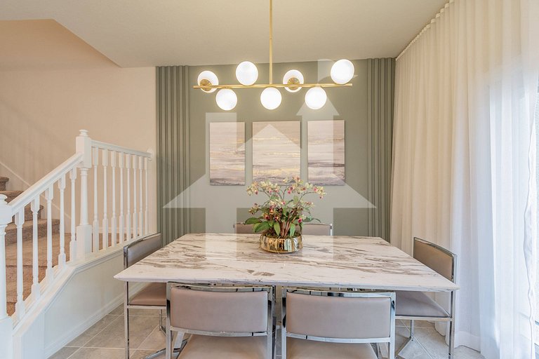 Vacation Home Near Disney, 5 bedrooms