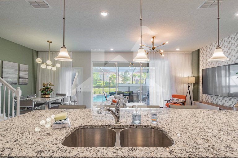 Vacation Home Near Disney, 5 bedrooms