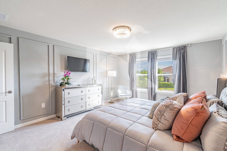 Vacation Home Near Disney, 5 bedrooms