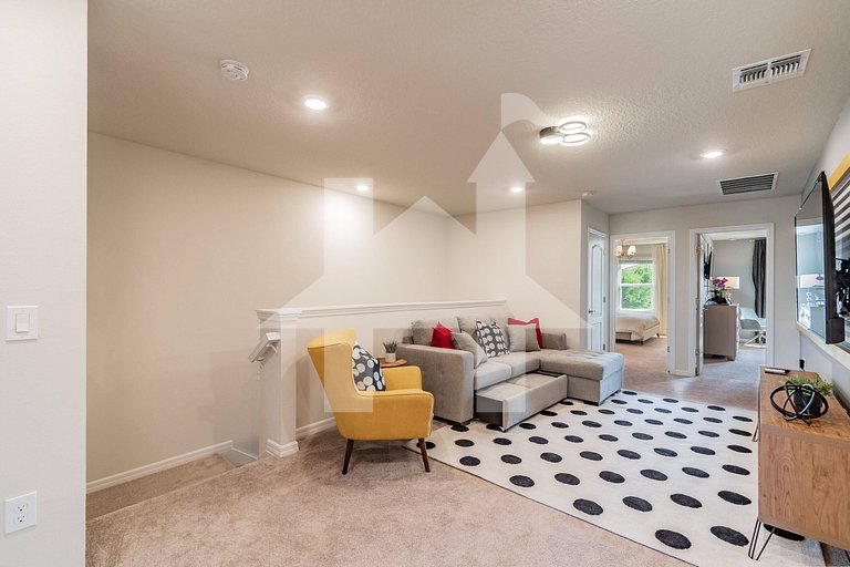 Vacation Home Near Disney, 5 bedrooms