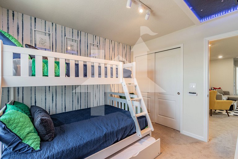 Vacation Home Near Disney, 5 bedrooms