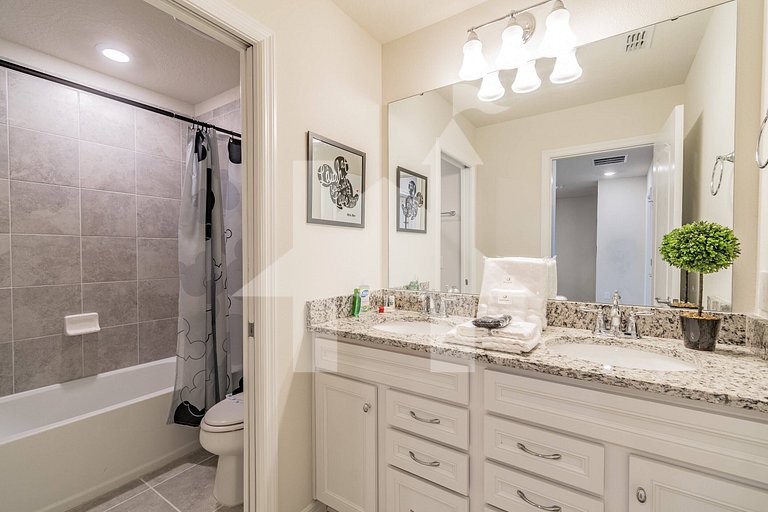 Vacation Home Near Disney, 5 bedrooms