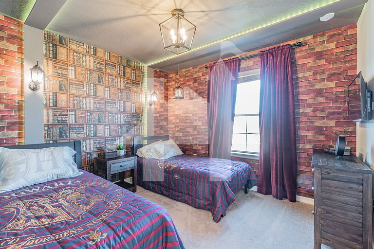 Vacation Home Near Disney, 5 bedrooms