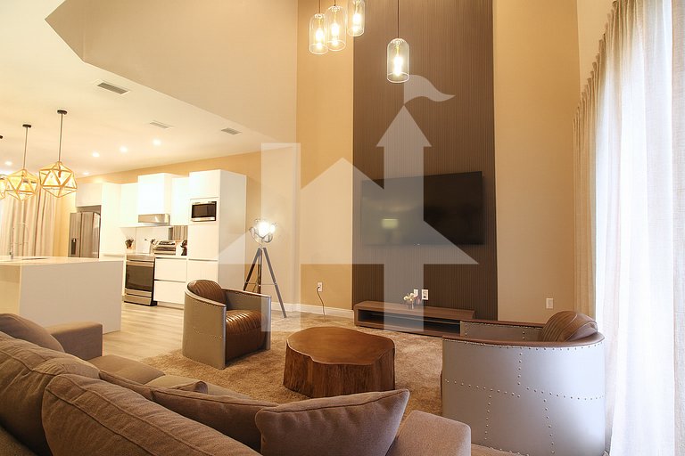 Vacation Home Near Disney, 4 bedrooms