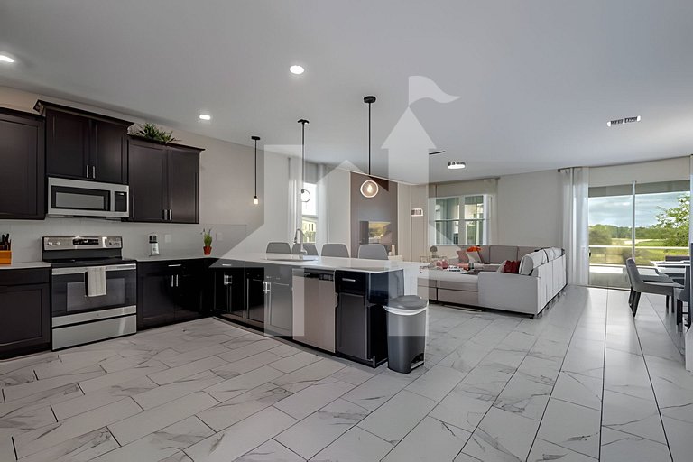 8BR Villa w/ Pool, Theater & Game Room