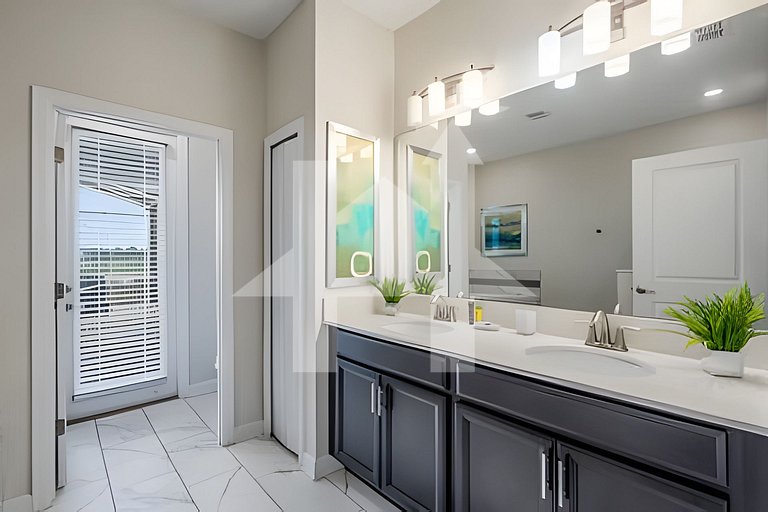 8BR Villa w/ Pool, Theater & Game Room