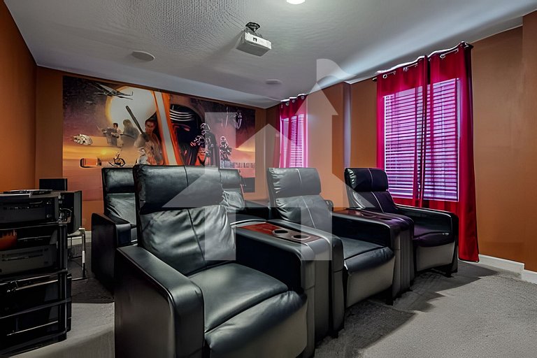 Casa 8Q c/ Piscina, Cinema e Game Room
