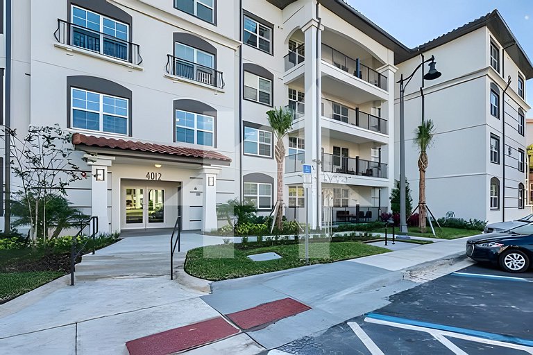 Vista Cay 3BR Condo Near Universal & OCCC