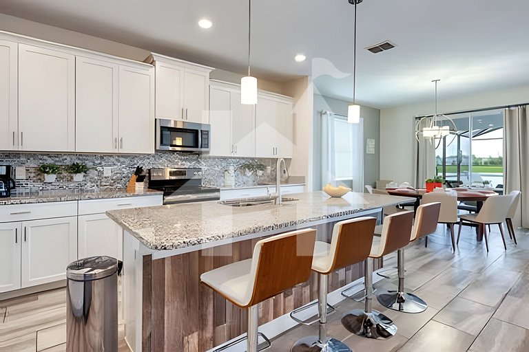 6BR Pool Home w/ Mickey + Avengers – Storey Lake