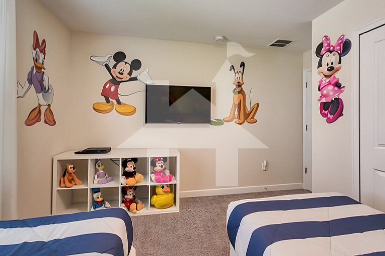 6BR Pool Home w/ Mickey + Avengers – Storey Lake