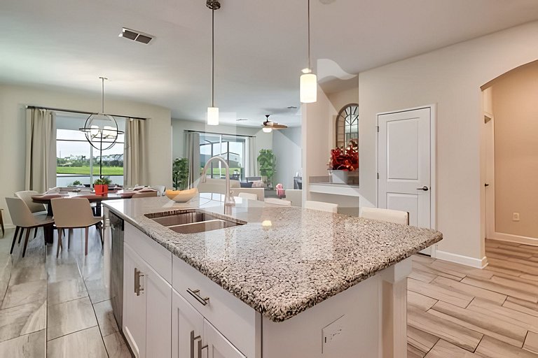 6BR Pool Home w/ Mickey + Avengers – Storey Lake