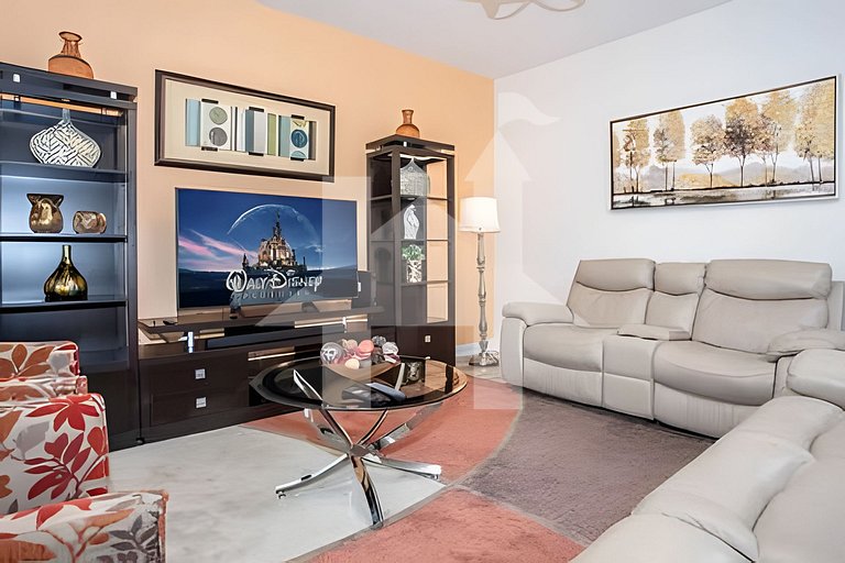6BR Townhome w/ Pool – 10 Min to Disney