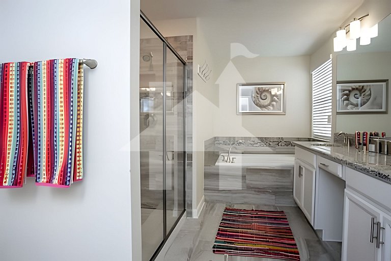 6BR Townhome w/ Pool – 10 Min to Disney