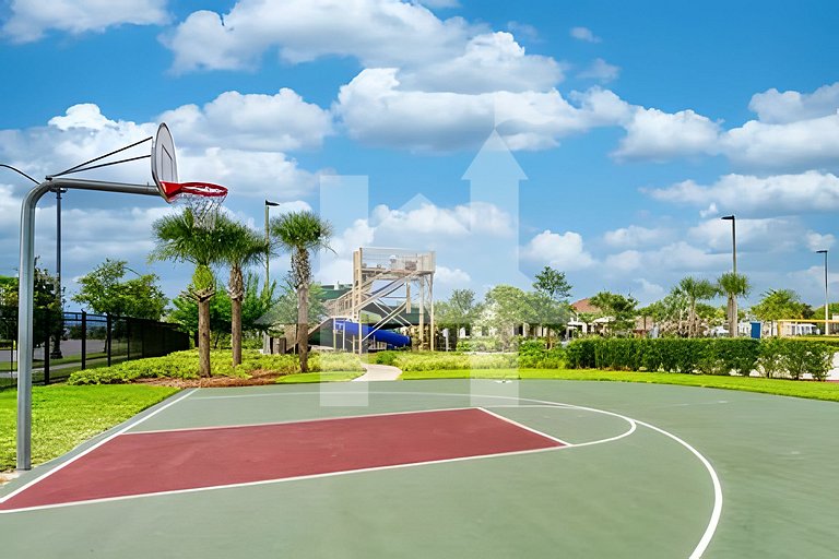 6BR Townhome w/ Pool – 10 Min to Disney