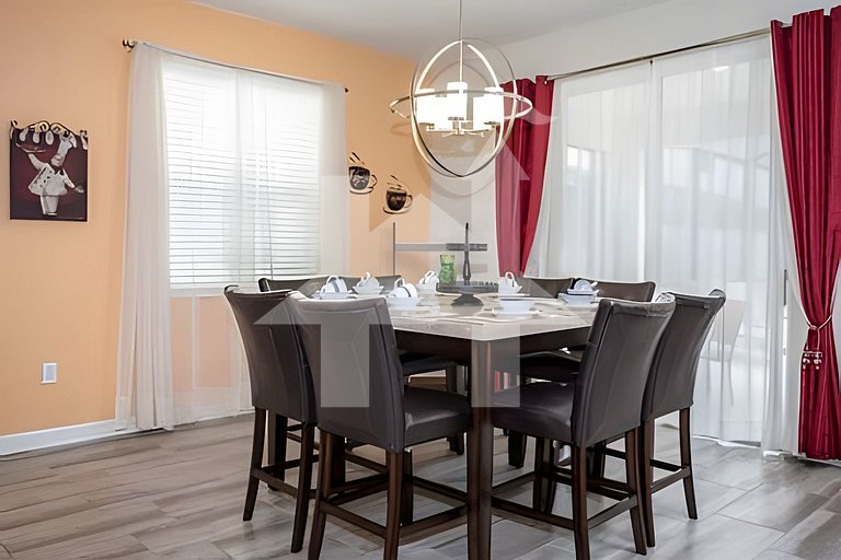 6BR Townhome w/ Pool – 10 Min to Disney