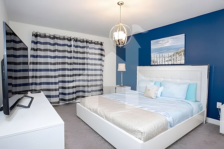 6BR Townhome w/ Pool – 10 Min to Disney