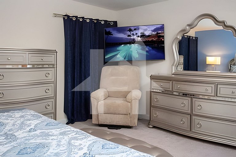 6BR Townhome w/ Pool – 10 Min to Disney