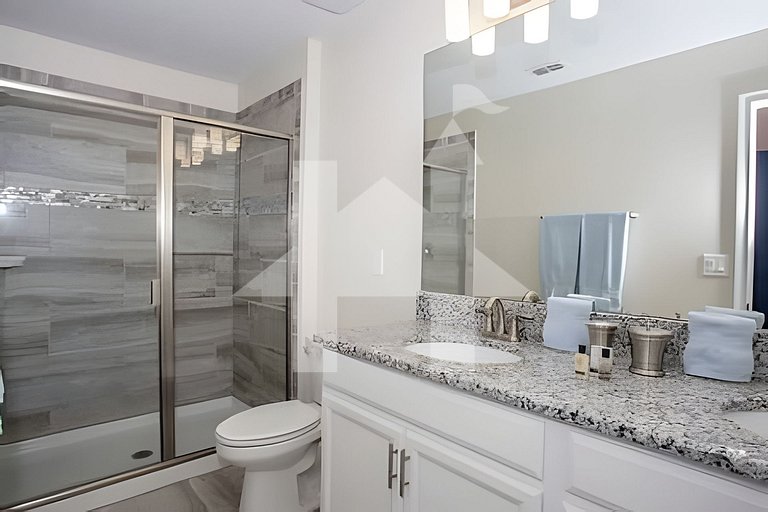 6BR Townhome w/ Pool – 10 Min to Disney