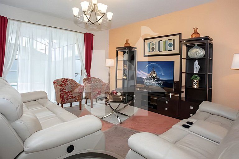 6BR Townhome w/ Pool – 10 Min to Disney