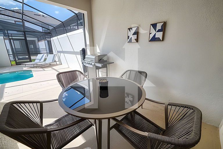 4BR Storey Lake w/ Pool & Mickey Room