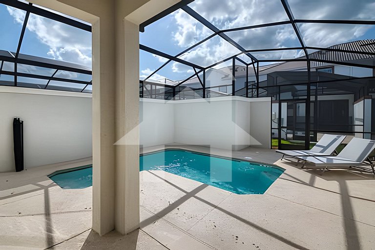 4BR Storey Lake w/ Pool & Mickey Room