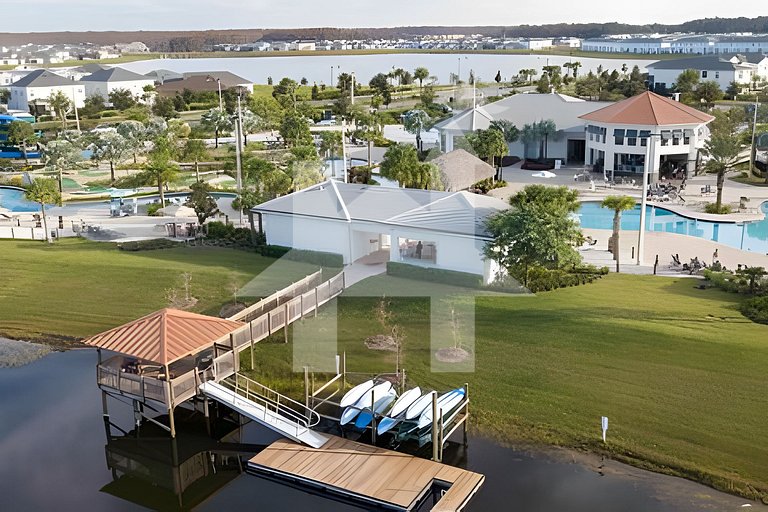 4BR Storey Lake w/ Pool & Mickey Room