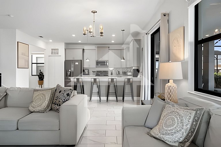 6BR Storey Lake Villa w/ Pool, Spa & EV Charger