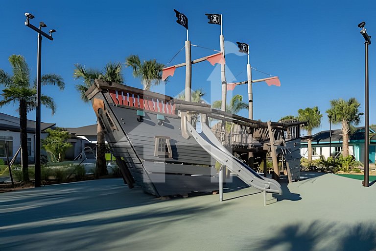 6BR Storey Lake Villa w/ Pool, Spa & EV Charger