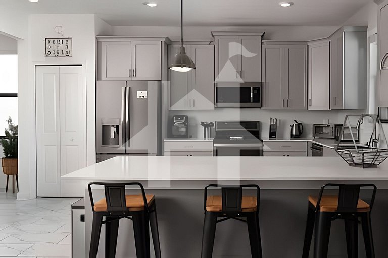 6BR Storey Lake Villa w/ Pool, Spa & EV Charger