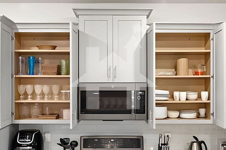 6BR Storey Lake Villa w/ Pool, Spa & EV Charger