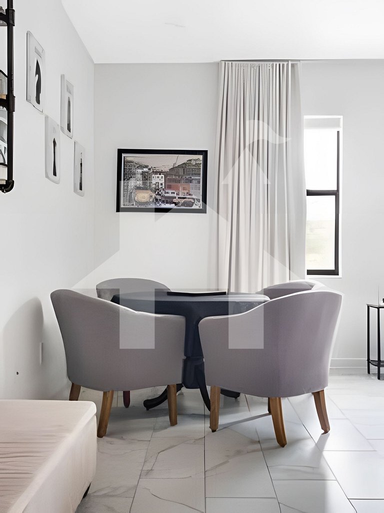 6BR Storey Lake Villa w/ Pool, Spa & EV Charger