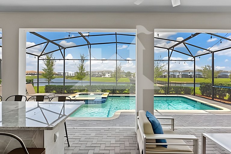 6BR Storey Lake Villa w/ Pool, Spa & EV Charger