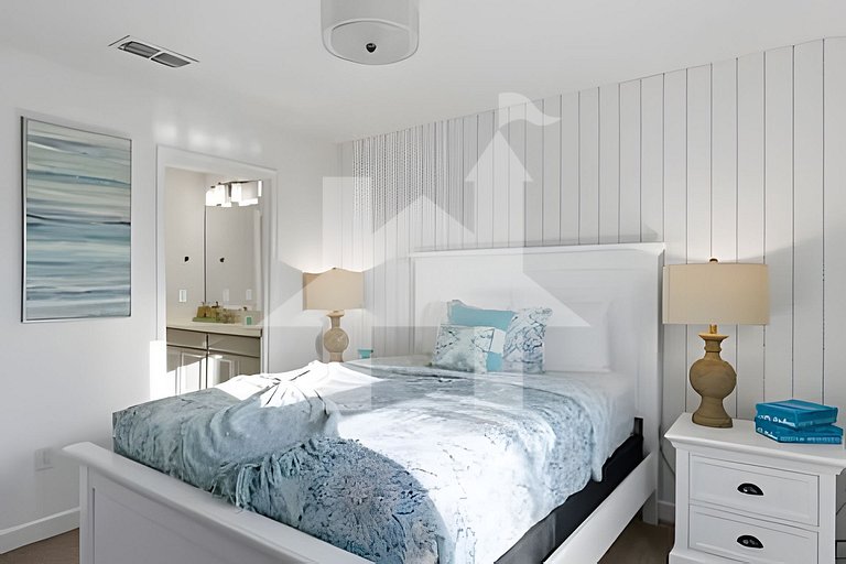 6BR Storey Lake Villa w/ Pool, Spa & EV Charger