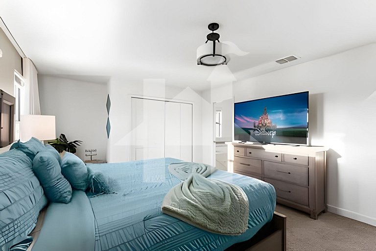 6BR Storey Lake Villa w/ Pool, Spa & EV Charger