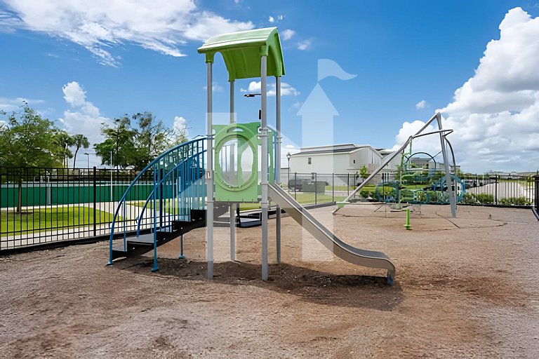 6BR Storey Lake Villa w/ Pool, Spa & EV Charger