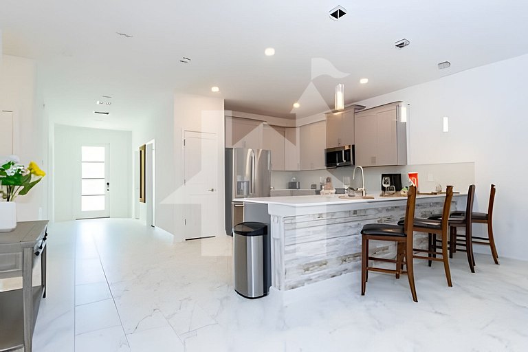 9BR Villa w/ Pool & Game Room Near Disney