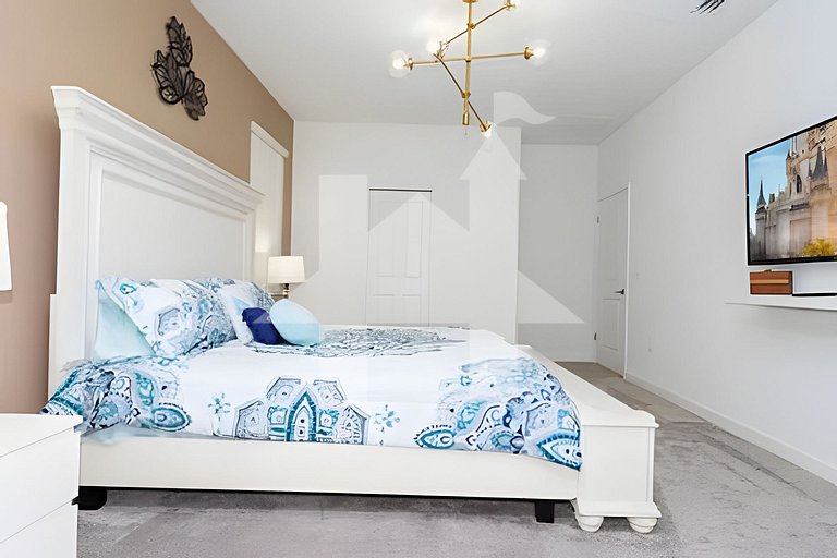 9BR Villa w/ Pool & Game Room Near Disney