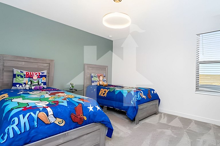 9BR Villa w/ Pool & Game Room Near Disney