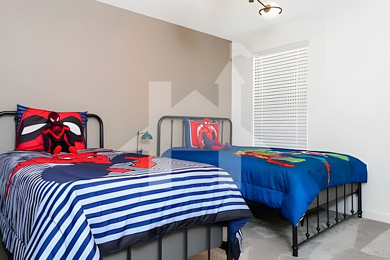 9BR Villa w/ Pool & Game Room Near Disney