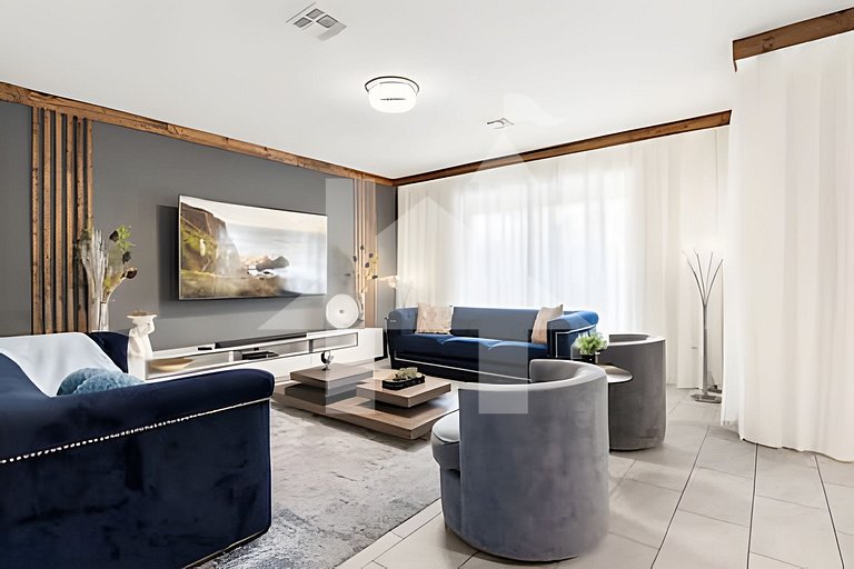 6BR Villa w/ Pool & Themed Rooms