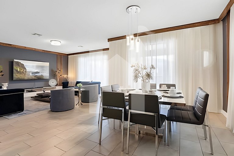 6BR Villa w/ Pool & Themed Rooms