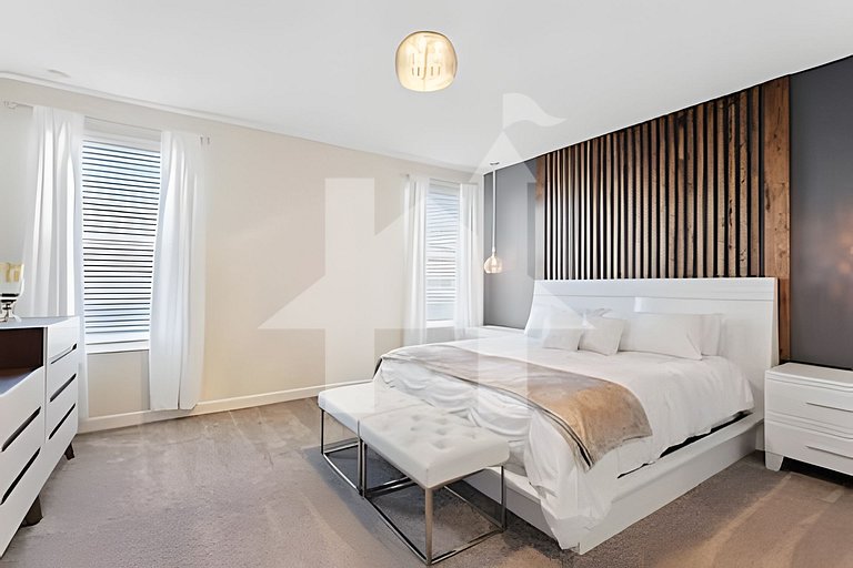 6BR Villa w/ Pool & Themed Rooms