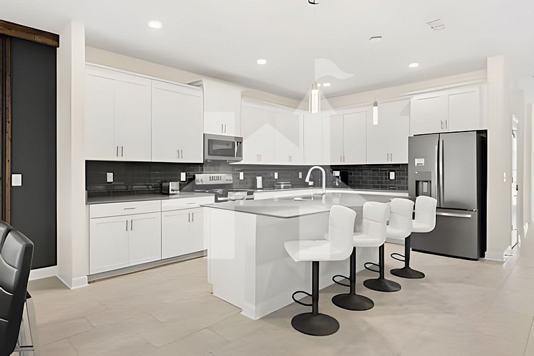 6BR Villa w/ Pool & Themed Rooms