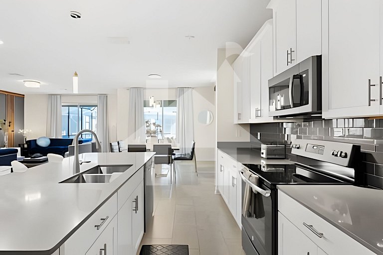 6BR Villa w/ Pool & Themed Rooms