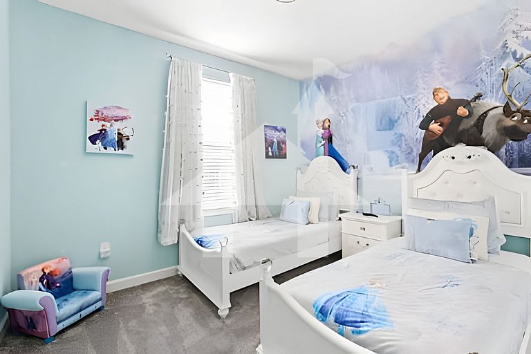 6BR Villa w/ Pool & Themed Rooms