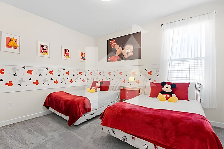 6BR Villa w/ Pool & Themed Rooms