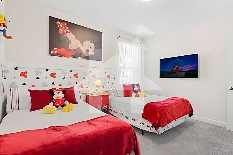 6BR Villa w/ Pool & Themed Rooms