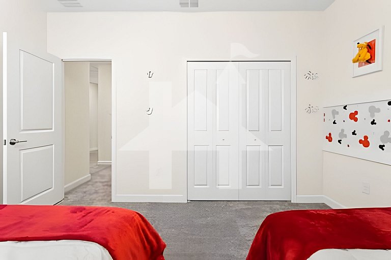 6BR Villa w/ Pool & Themed Rooms