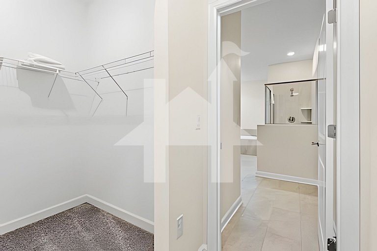 6BR Villa w/ Pool & Themed Rooms