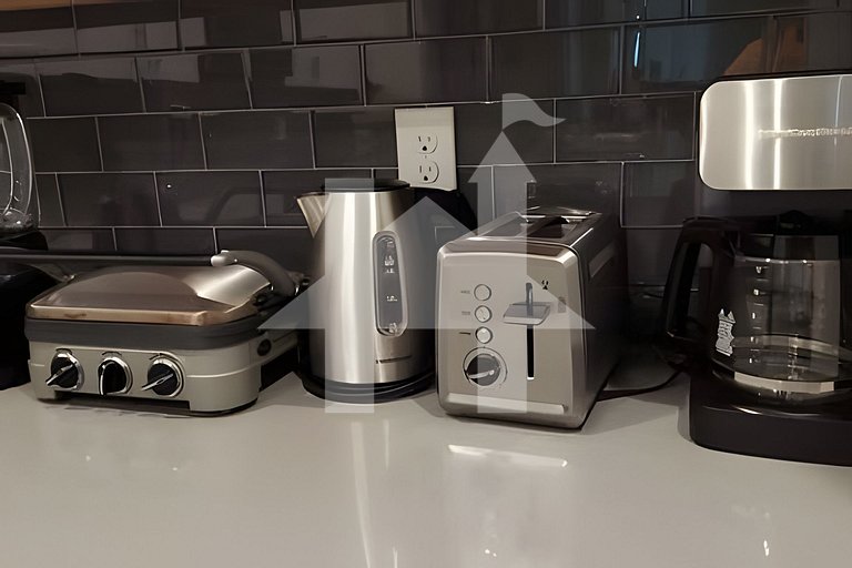 6BR Villa w/ Pool & Themed Rooms